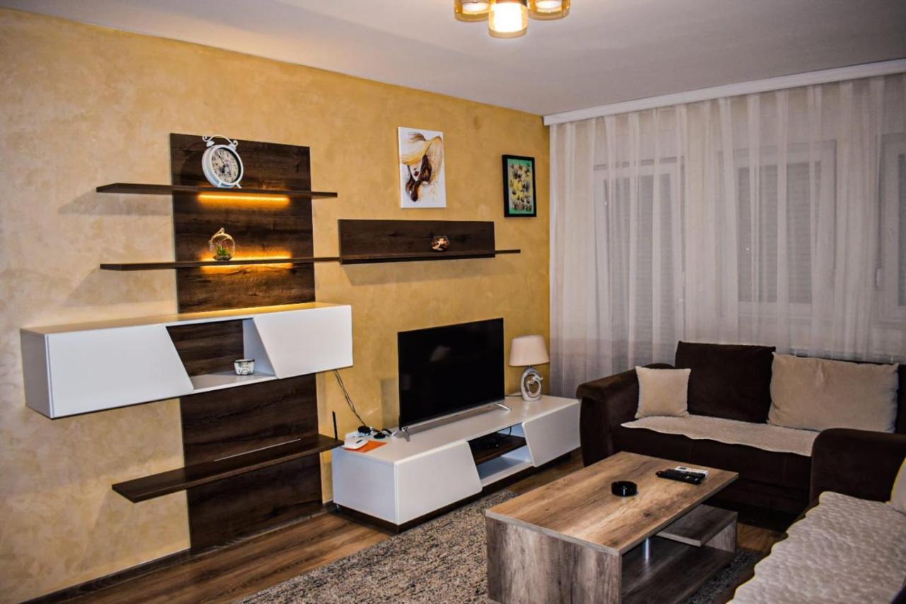 Avio Apartmani 2018 Novi Pazar Buitenkant foto