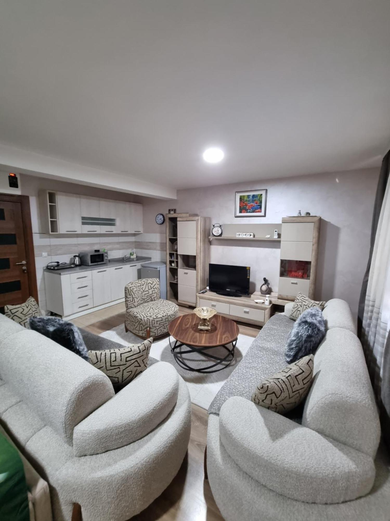 Avio Apartmani 2018 Novi Pazar Buitenkant foto
